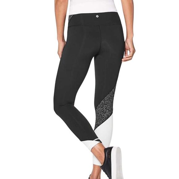 Lululemon Wunder Under Hi-Rise 7/8 Tight 25" Night View White Black Size 4 EUC - Picture 4 of 9